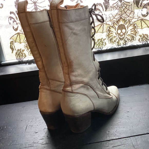 LEATHER VICTORIAN DISTRESSED BOOTS 9 + WIDE - COTTAGECORE - Picture 4 of 8